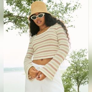 Hollister Crochet-Style Cropped Boho Festival Bell Sleeve Crop Top Size Small